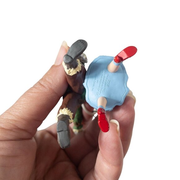 Wizard of Oz Hallmark Keepsake Ornament Dorothy and Scarecrow 2002 - Picture 7 of 8